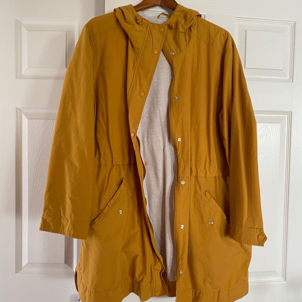 Old Navy Woman Raincoat Yellow size XL